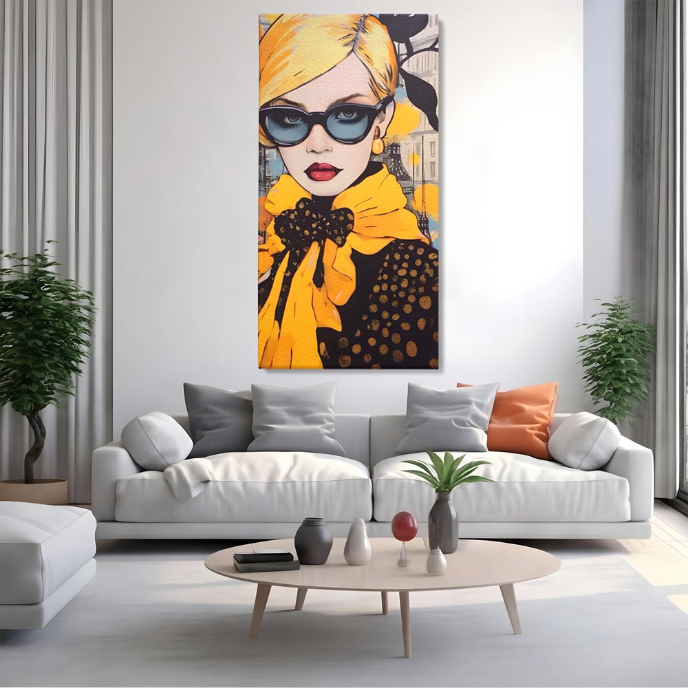 Tablou canvas cu tablou canvas cu portret de femeie blonda, fara rama, pe sasiu de lemn, pe perete intr-un living